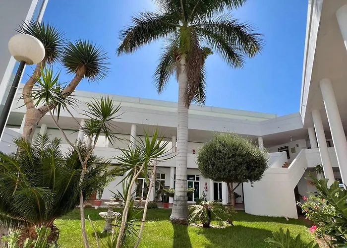 Happy Island アパート アデヘ