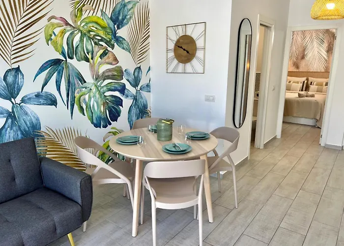 アパート Happy Island アデヘ